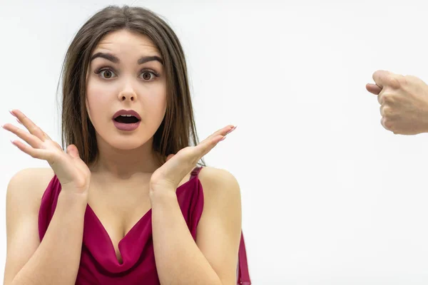 Rude man behaviour. Close up shot of girl completely shocked by her boyfriend attitude as he shows a zilch saying that she is going to get zero nothing. — Stock Photo, Image