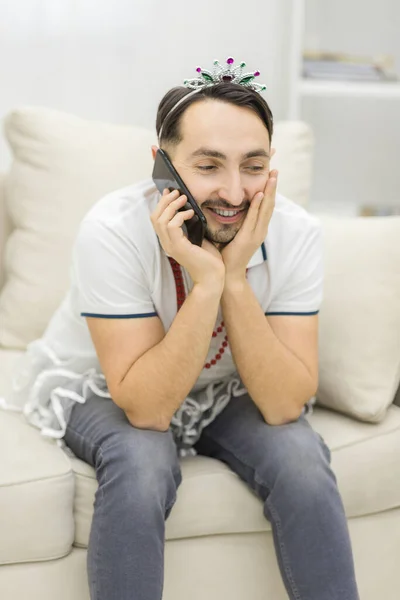 Photo of man talking over the phone with positive espression. — Stock Photo, Image