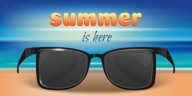 Kum deniz ya da okyanus arka plan üzerinde güneş gözlüğü. Yaz geldi. Konsept tasarımı ile güneş gözlüğü yaz. Vektör çizim