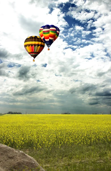 Balony Nad Polami Rowniny — Zdjęcie stockowe