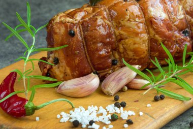 Ev yapımı kokulu jambon Yönetim Kurulu.