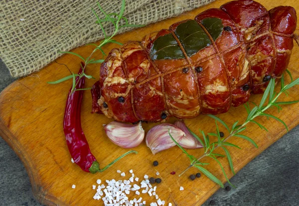 Ev yapımı kokulu jambon Yönetim Kurulu.