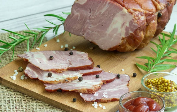 Ev yapımı kokulu jambon Yönetim Kurulu.