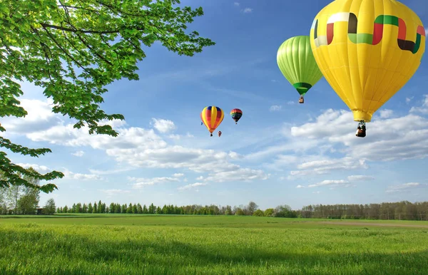 Wiosną Lotu Przez Balon — Zdjęcie stockowe