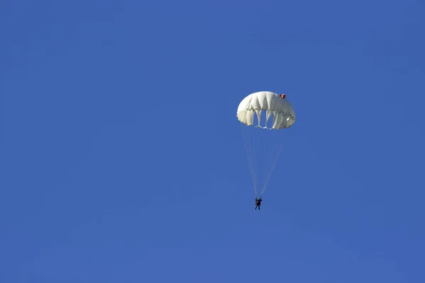 Parachuting Otwartym Powietrzu — Zdjęcie stockowe