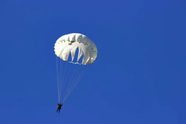 Parachuting Otwartym Powietrzu — Zdjęcie stockowe