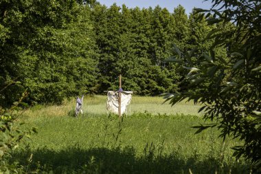 Sahada bez dolması.