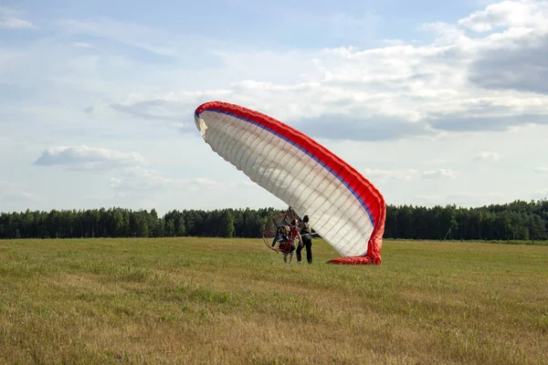 Moto Paragliding Grond Lucht — Stockfoto