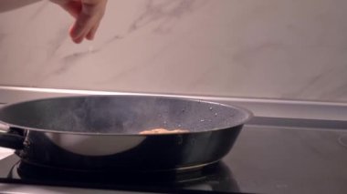 Saltimbocca alla romana hazırlanması