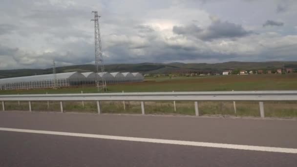 Mit hohem Tempo auf der Autobahn unterwegs — Stockvideo