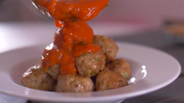 Homemade meatballs with tomato sauce — Stock Video