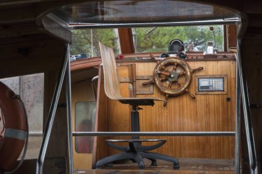 direksiyon simidi teknenin