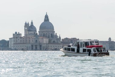 Venedik Sahilleri yelken yolcu gemisi