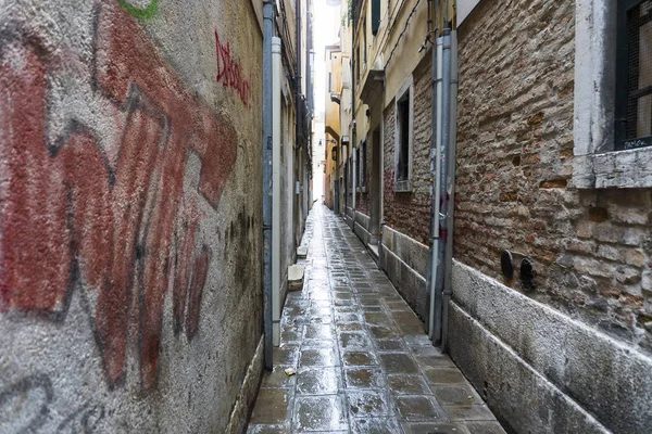 Rua maravilhosa em Veneza — Fotografia de Stock