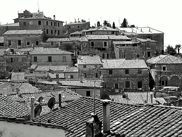 ITALY, CAMPIGLIA MARITTIMA Antico borgo medievale, passeggiando tra le strade acciottolate del borgo medievale, tra la fortezza e le mura del castello.