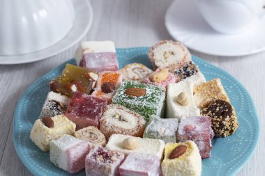 Oryantal geleneksel tatlılar ve çay