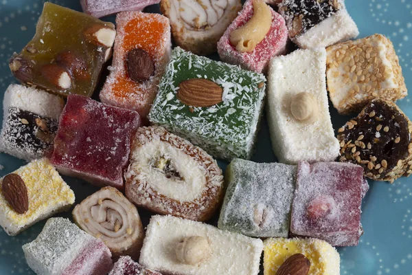 Oryantal geleneksel tatlılar ve çay