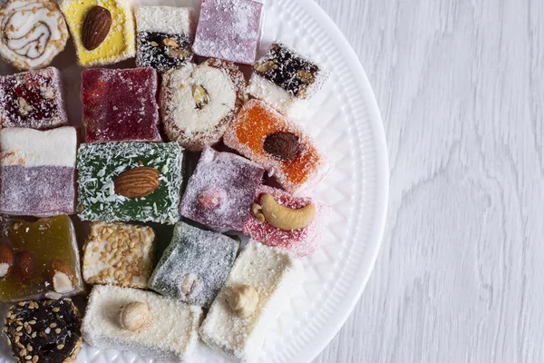 Oryantal geleneksel tatlılar ve çay