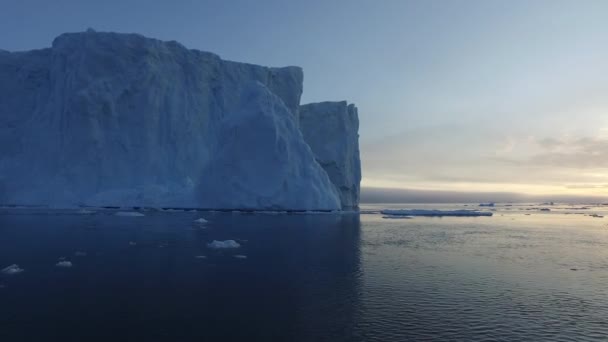 Grönland Kuzey Buz Denizi Üzerinde Arctic Buzdağları — Stok video