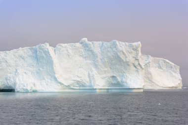 Grönland Kuzey Buz Denizi üzerinde Arctic buzdağları