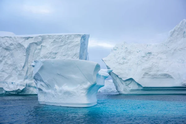 Arctische Ijsbergen Noordelijke Ijszee Groenland — Stockfoto