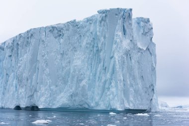 Grönland Kuzey Buz Denizi üzerinde Arctic buzdağları
