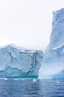 Grönland Kuzey Buz Denizi üzerinde Arctic buzdağları