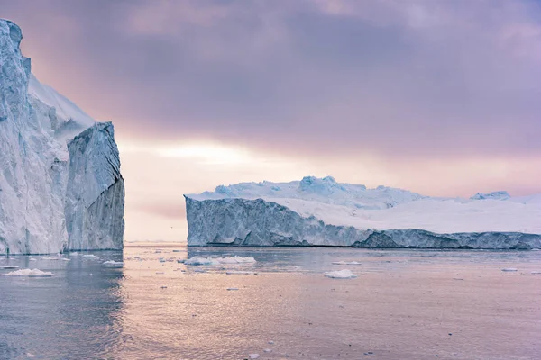 Grönland Kuzey Buz Denizi Üzerinde Arctic Buzdağları — Stok fotoğraf