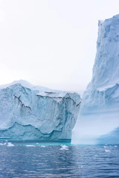 Αρκτική Παγόβουνα Στο Αρκτικό Ωκεανό Στη Γροιλανδία — Φωτογραφία Αρχείου