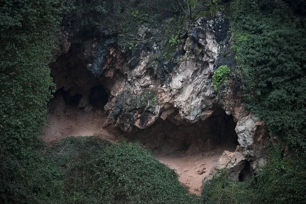Dağı Nda Doğal Mağara — Stok fotoğraf