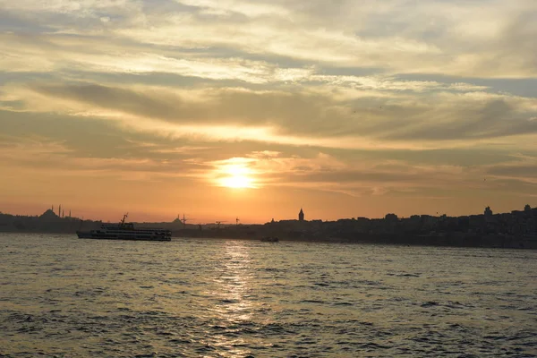 Orangefarbener Sonnenuntergang Istanbul — Stockfoto