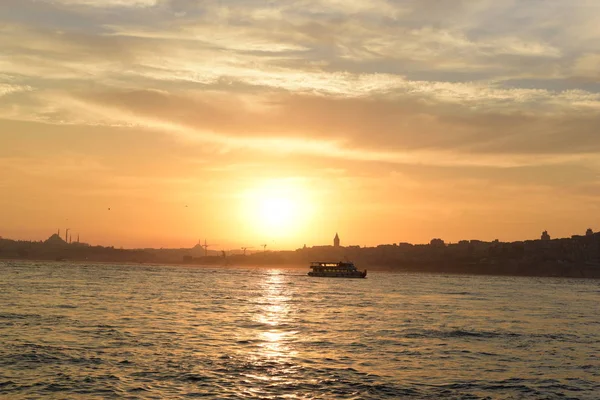 Χρώμα Πορτοκαλί Ηλιοβασίλεμα Κωνσταντινούπολη — Φωτογραφία Αρχείου