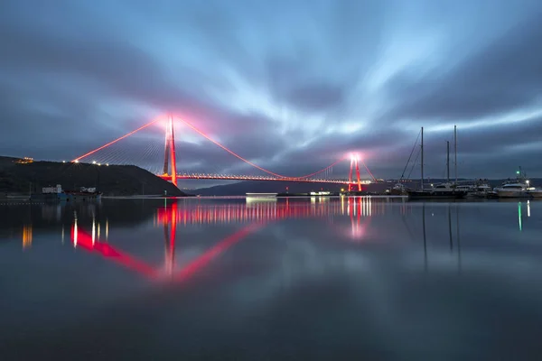 イスタンブールのボスポラス海峡のヤヴズ スルタン セリム橋の航空写真 — ストック写真