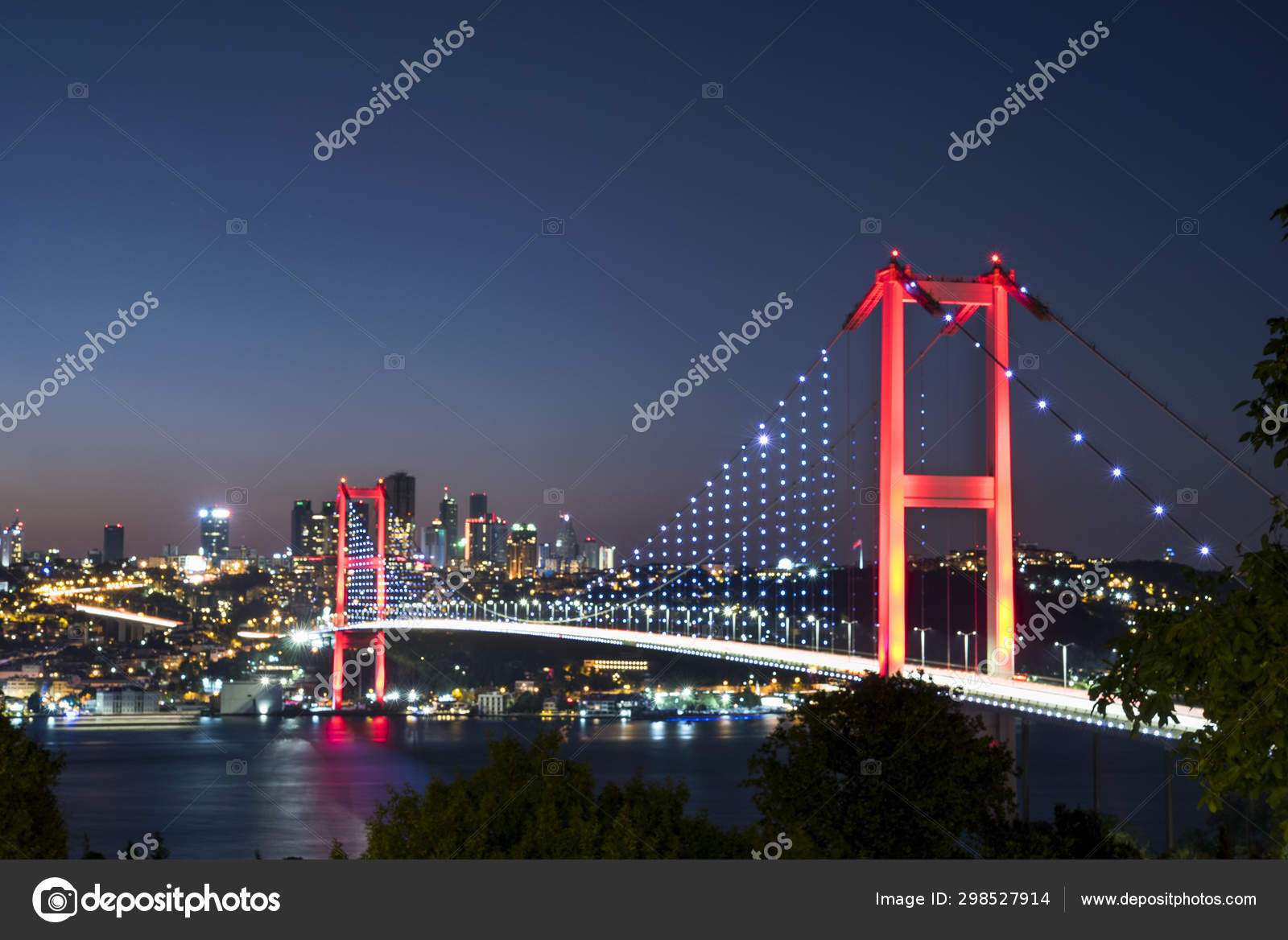 夜のイスタンブール ボスポラス橋 ストック写真 C Mtellioglu 夜のイスタンブール ボスポラス橋 ストック写真 C Mtellioglu
