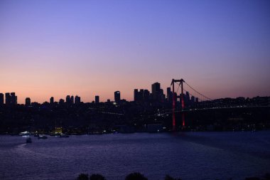 Istanbul Boğaziçi Köprüsü geceleri
