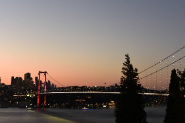 Istanbul Boğaziçi Köprüsü geceleri