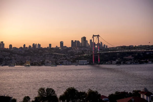 Istanbul Boğaziçi Köprüsü Geceleri — Stok fotoğraf