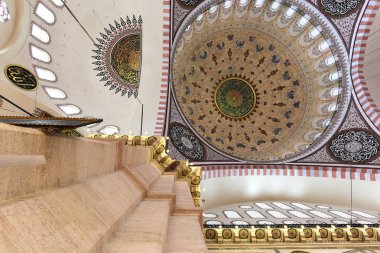 İstanbul Süleymaniye Camii'nin tavan manzarası