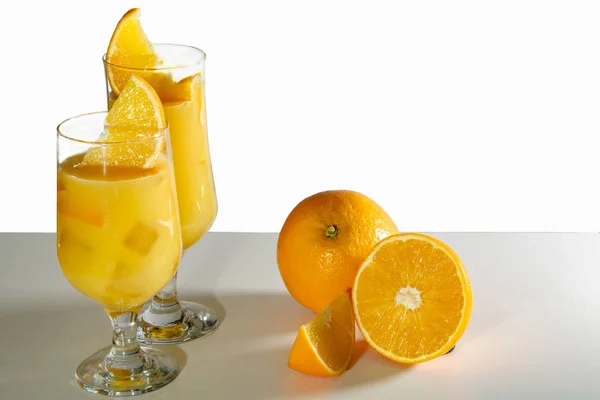 Glass Orange Juice Fruit Slices Ice Sliced Orange White Table — Stock Photo, Image