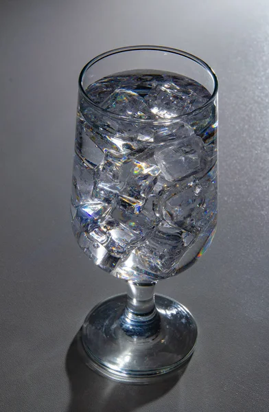 Стакан Ледяной Воды Стакане — стоковое фото