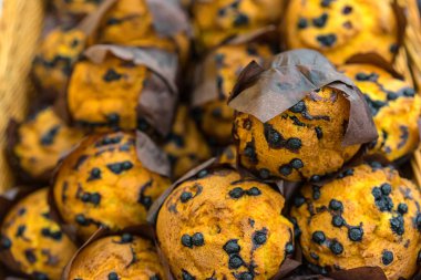 Fırından yeni çıkmış sıcak çörekler.