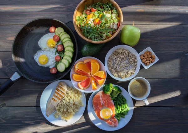 Bütün gün yemek seti.