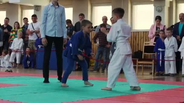 MINSK, BELARUS- 22 aprile 2018: Judo kids competion indoor — Video Stock