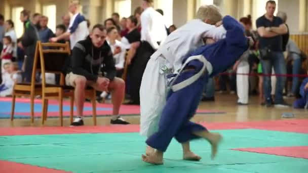 MINSK, BELARUS- 22 aprile 2018: Judo kids competion indoor — Video Stock