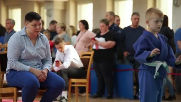 MINSK, BELARUS- 22 avril 2018 : Concours de judo pour enfants à l'intérieur — Video