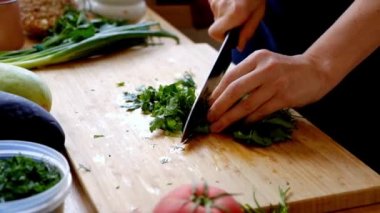 kadın kesme maydanoz