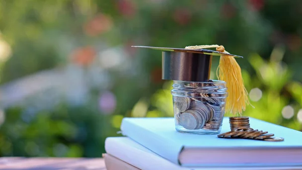 Finans Bursu ve eğitim. Yatırım eğitim kavramı.