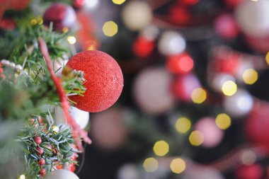 Noel ve yeni yıl tatilleri arka plan. Tebrik kartı.