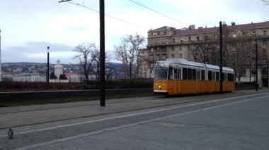 Budapeşte, Macaristan - Ocak, 2019: ünlü tramvay iki numaralı Parlamento'da gidiş Budapeşte '