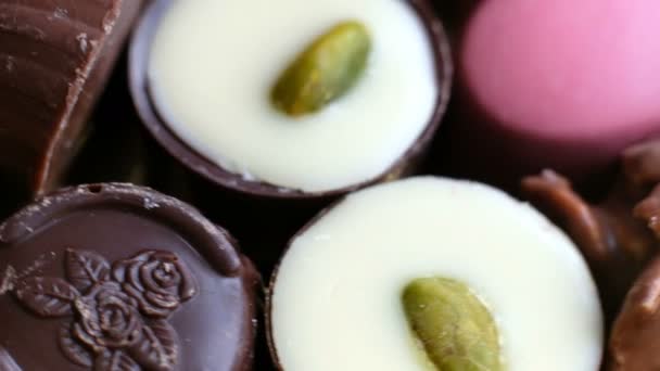 Surtido Chocolate Cacao Sobre Fondo Negro Cerca — Vídeos de Stock